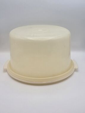 Tupperware Round Cake Saver
